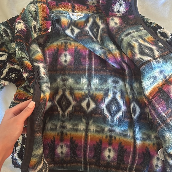 Colorful Patterned Fleece Jacket - Picture 4 of 8